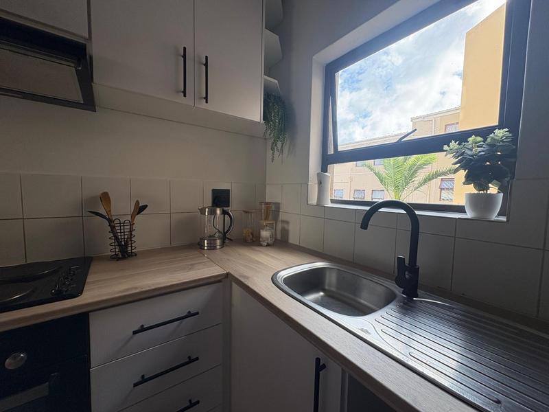 To Let 2 Bedroom Property for Rent in Parklands Western Cape